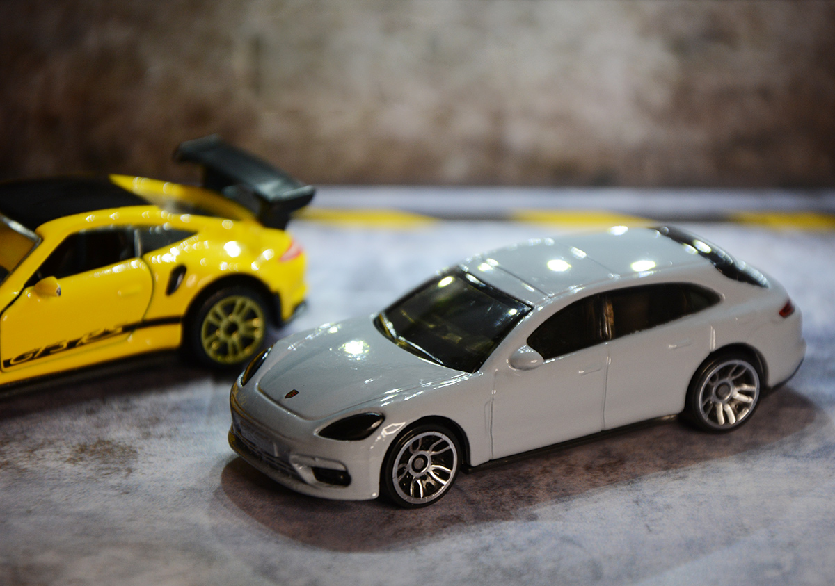 Hot Wheels Porsche Panamera Turbo S e-Hybrid Sport Turismo