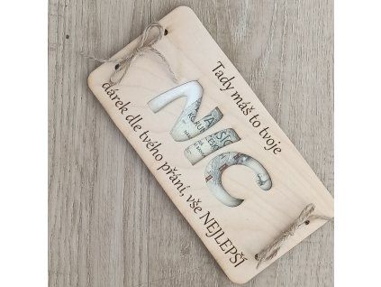 Dřevěná obálka na peníze