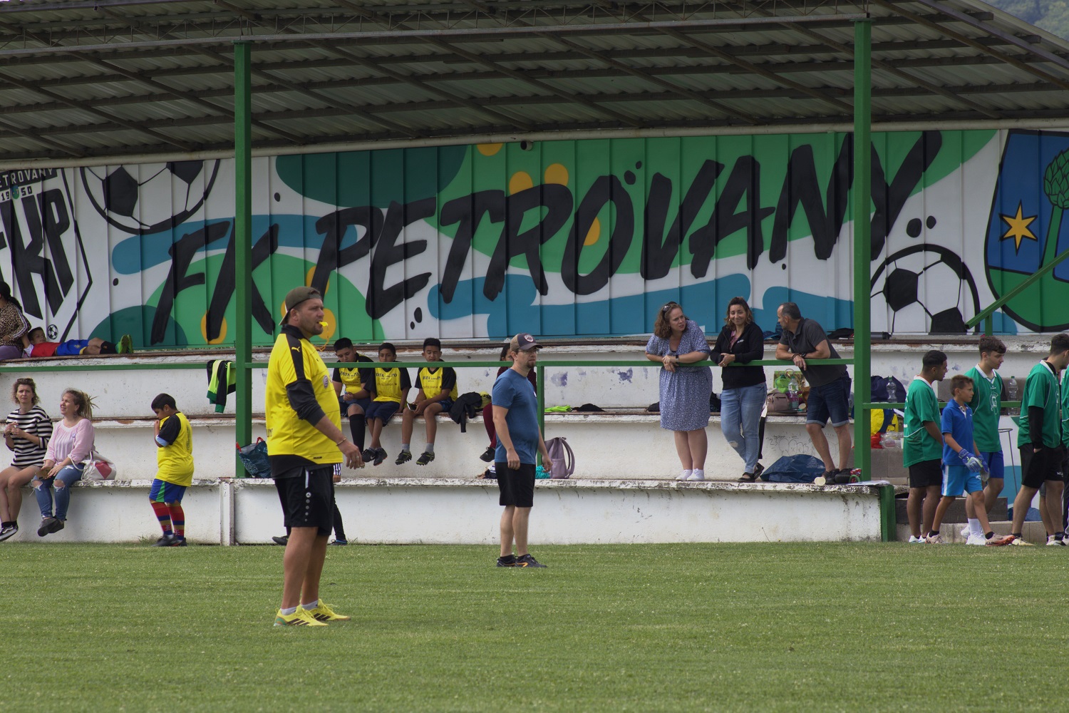 Športový deň v Petrovanoch si deti nesmierne užili