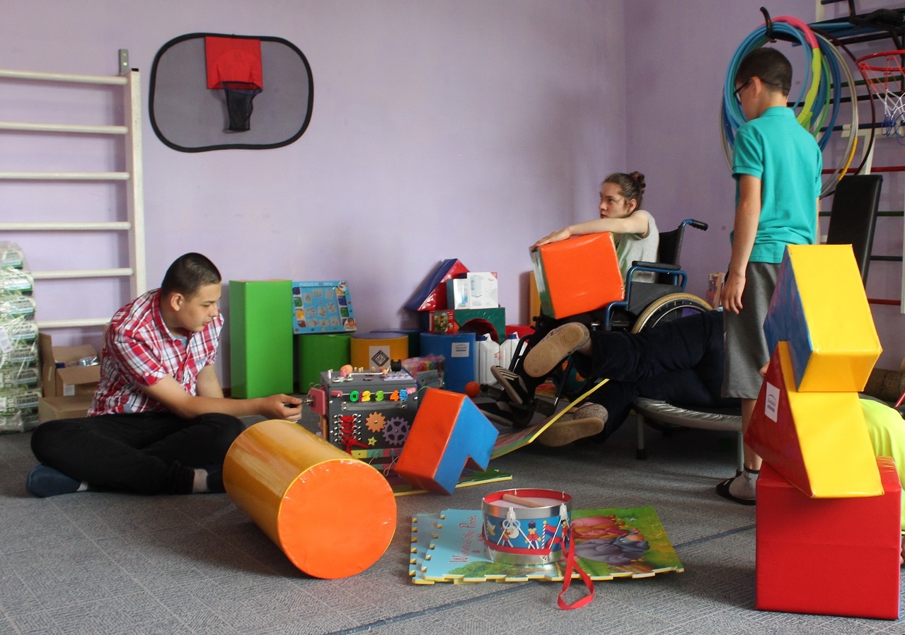 Children from Rural Schools in Moldova Received New Equipment
