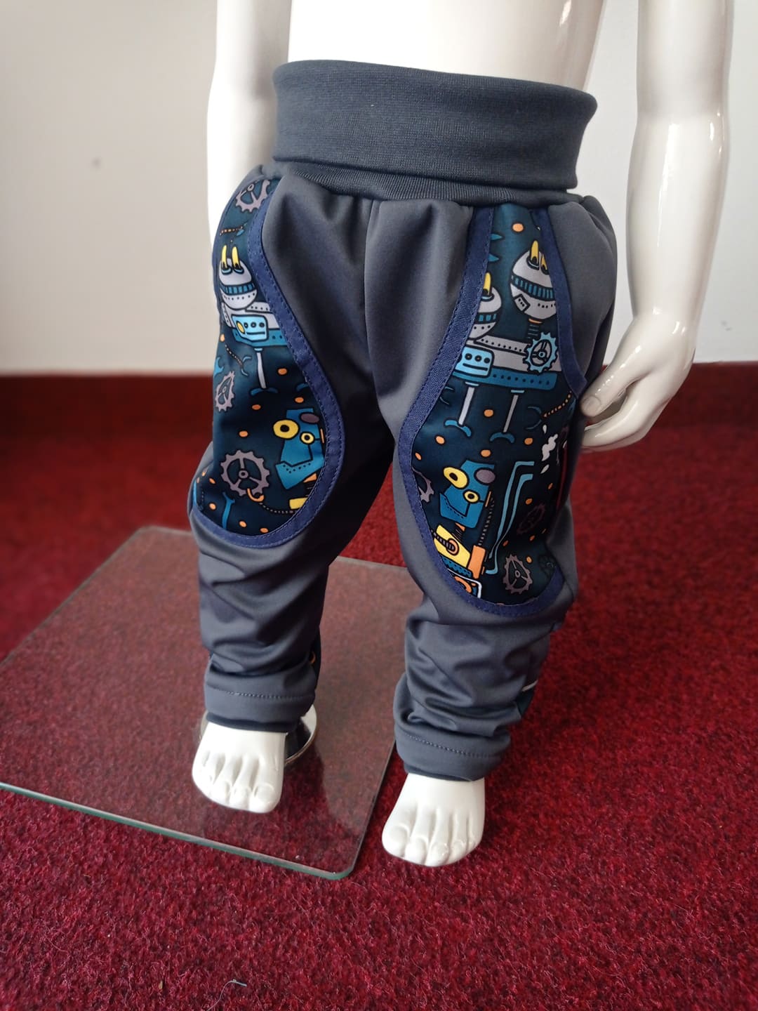 Abeli Softshellové kalhoty letní pružné Slim fit, šedé s Roboty Velikost: 74