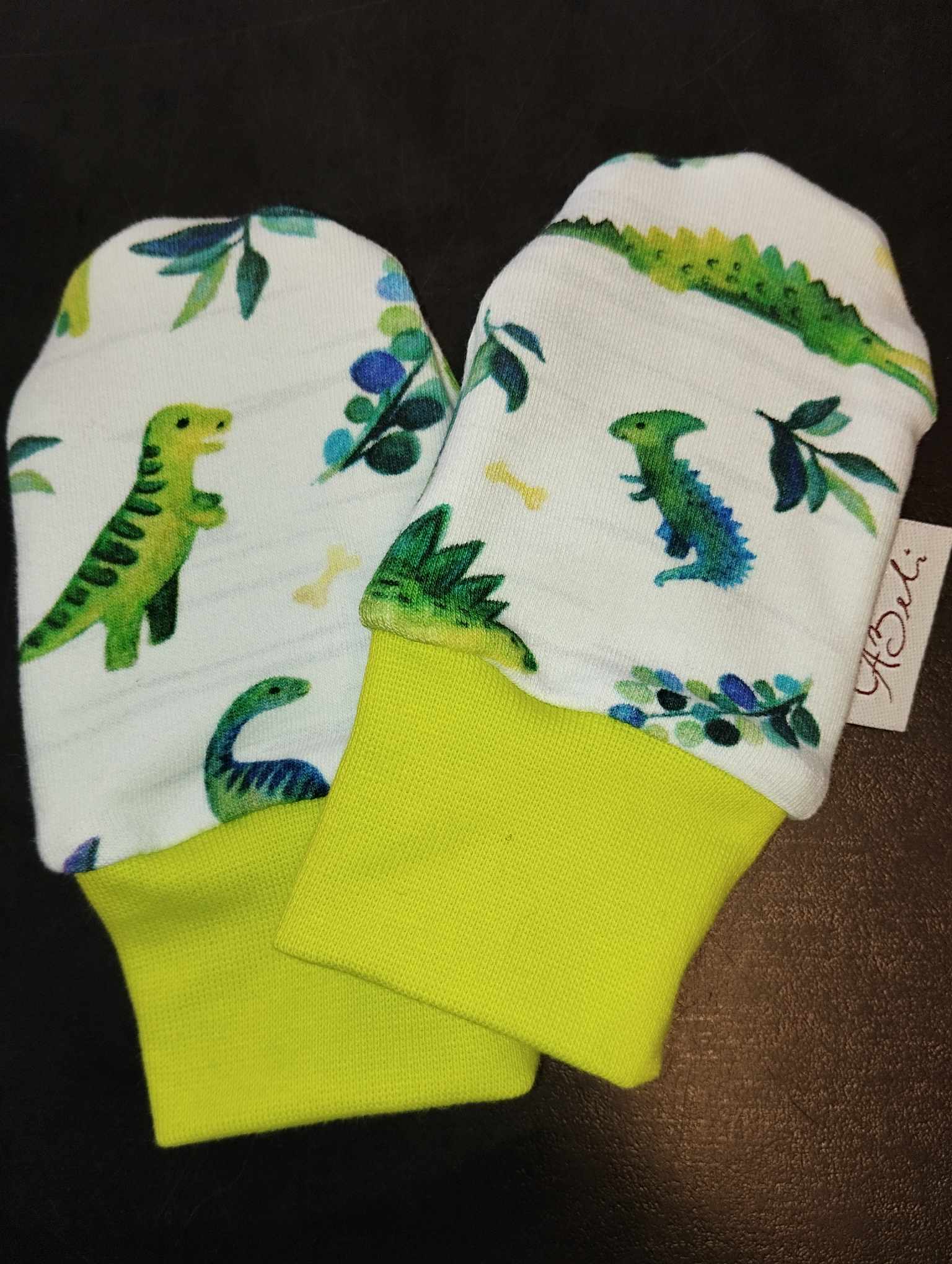 Abeli kojenecké rukavice 1 pár Barva: Dino zelený