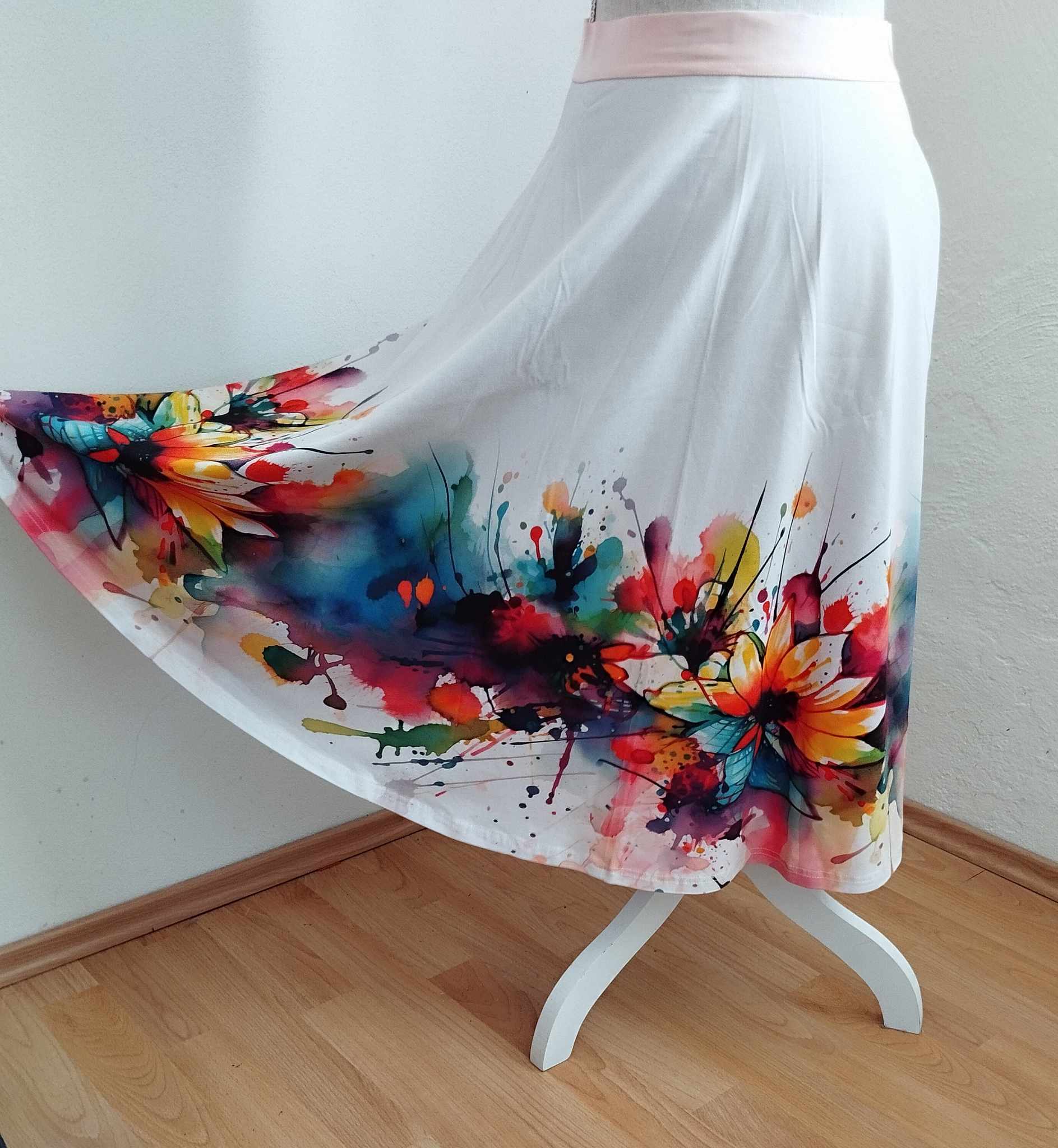 Abeli Dámská půlkolová sukně Akvarelové květy Velikost: S-M