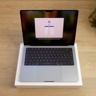 🍏 Apple MacBook Pro 14" (2023) / M3 / 8GB RAM / 512GB / CZ 🍏 ZÁRUKA 12 MĚSÍCŮ - 💰25 490,- Kč...