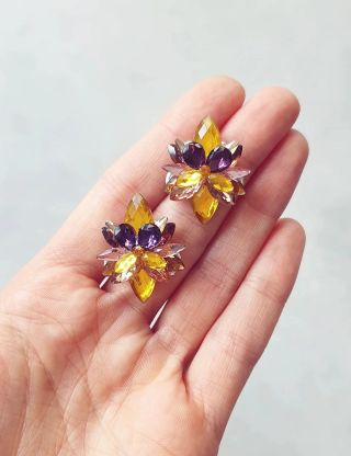 Náušnice Ismara jsou novinkou na našem eshopu🧡💛💜. Všechny brunetky povinně do košíku 🛒🛒 #brunetka #bruneta #plzen...