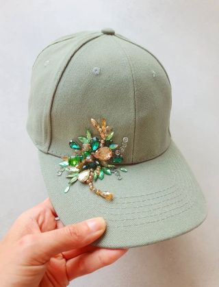 Nová khaki kráska právě teď na e-shopu. Pouze tato jediná, originální kousek 🤘 #ksiltovka #dnesnosim #jarojetu #khakilover...