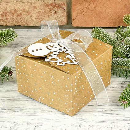 Vánoční dárková krabička kraftová se sněhulákem a stromečkem (16,5 x 16,5 x 11 cm)  /D--K67-6210-10