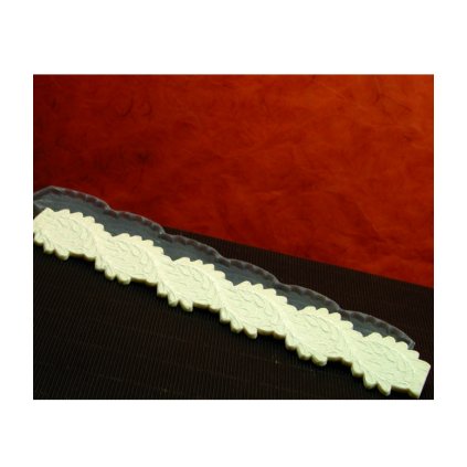 10904 forma silikonova krajkova tocena s listy 30 2x5 1 v 0 6cm