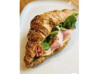 Obložený croissant