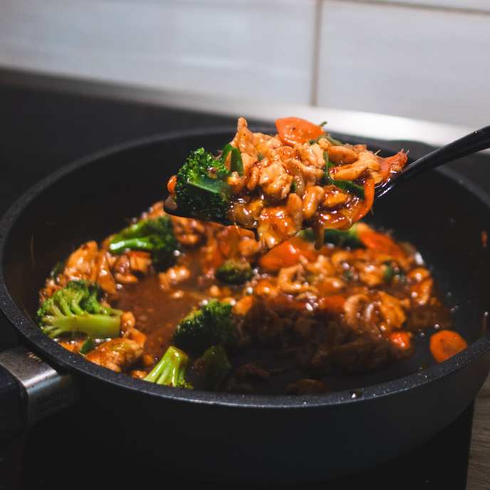 Thajské restované maso s citronovou trávou