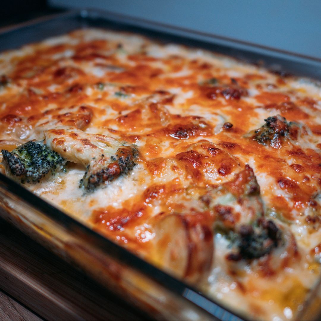 Zapečené brambory s brokolicí a čedarem