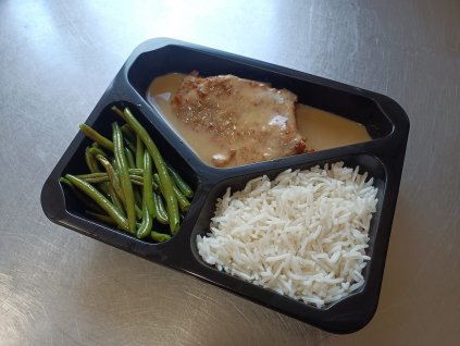 1 kotleta v hořčičné omáčce