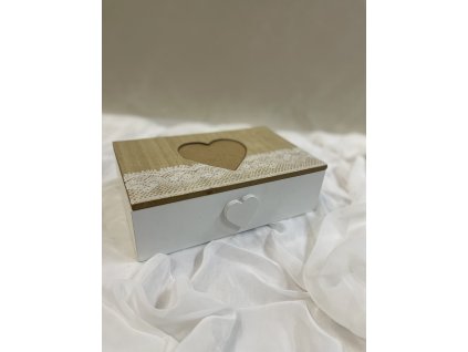 Dřevěná truhlička