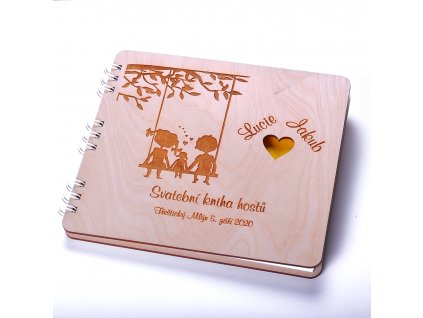 Dřevěná svatební kniha hostů - Láska na houpačce