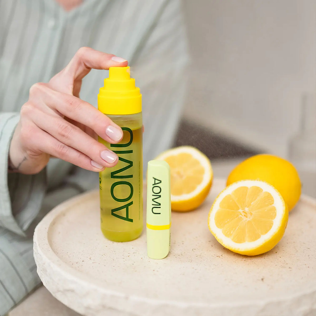 Různé velikosti AOMU Happy Body Mist