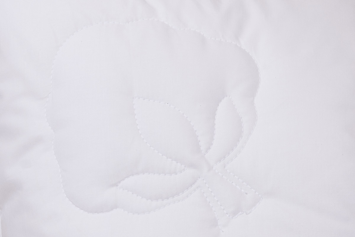 Detail prošívání polštáře Every Organic z biobavlny
