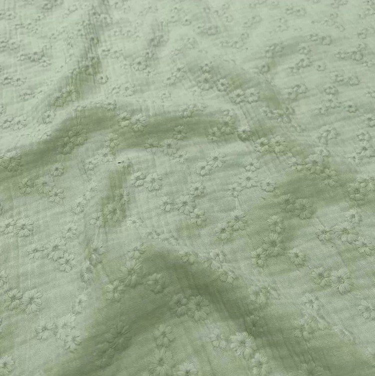 Mušelín - dusty mint s výšivkou