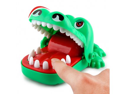 krokodýl zubař ruka