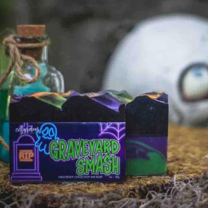 Pevné mydlové pivničné dvere Graveyard Smash