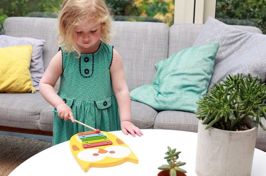 HRÁME SA OD NARODENIA