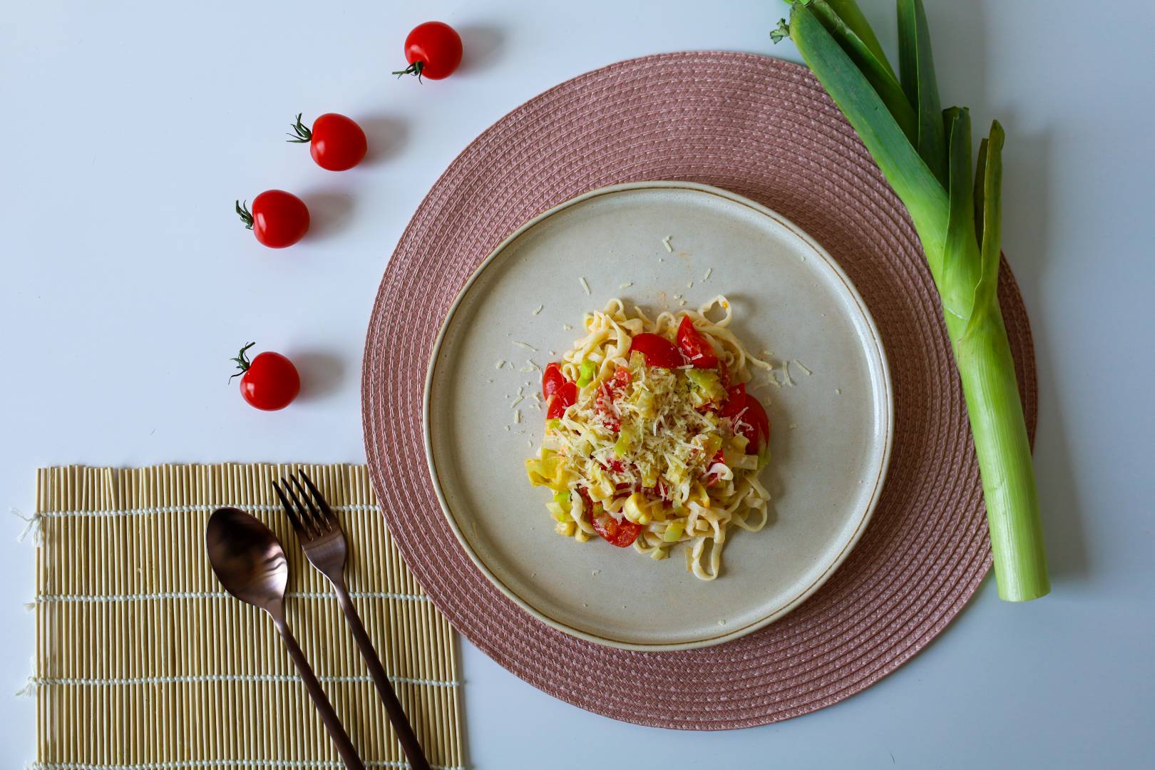 Podzimní menu: Fettuccine s pórkem a restovanými cherry rajčaty