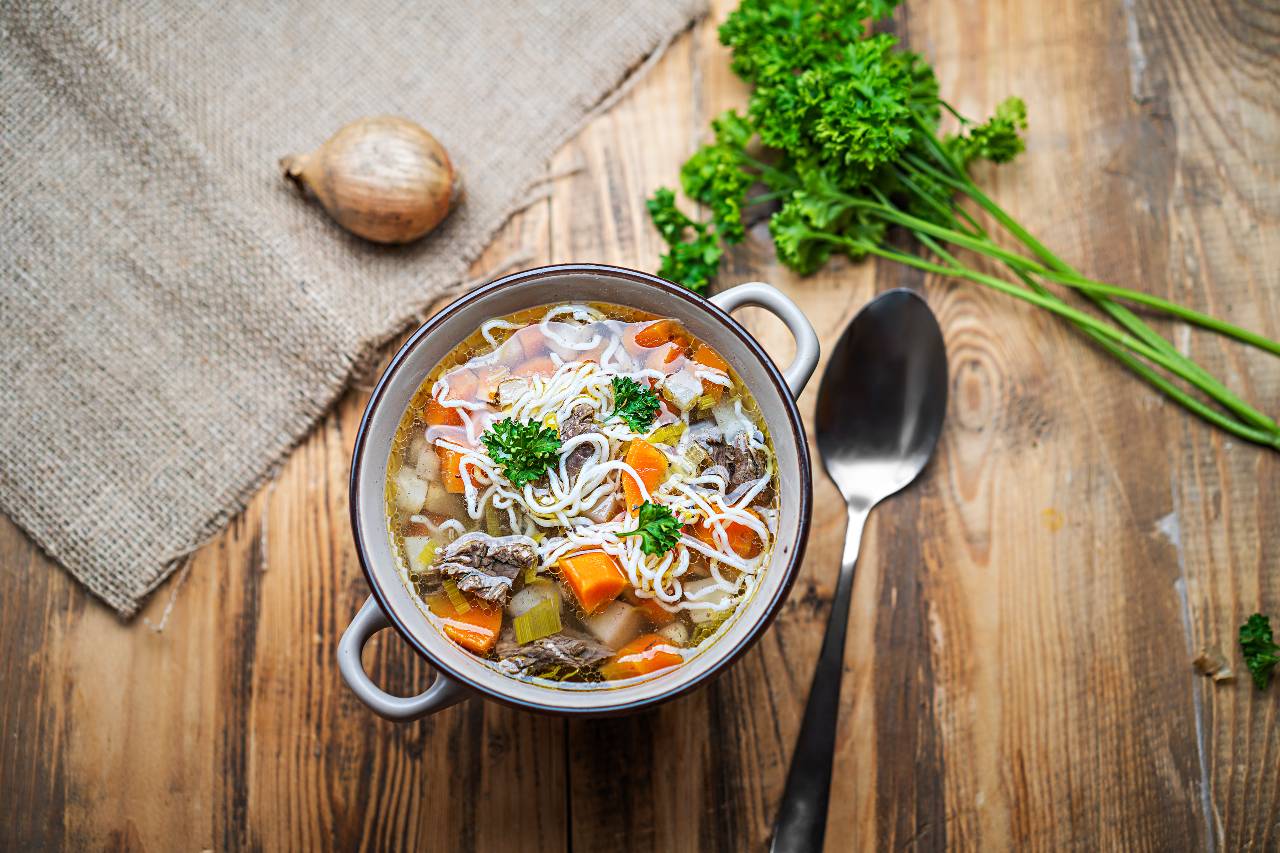 Hovädzí vývar s rezancami Slim Pasta