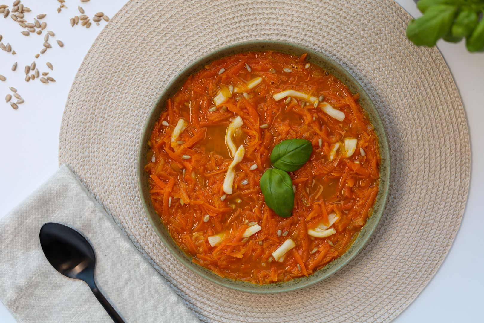 Karotková polievka s penne