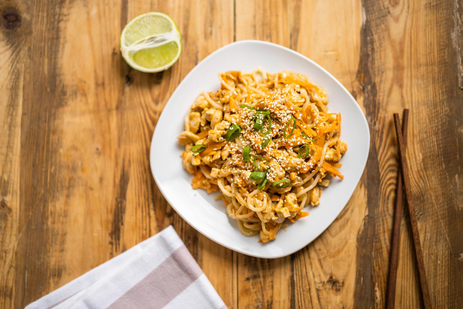 Thajské Panang Curry s kuracím mäsom a sezamom