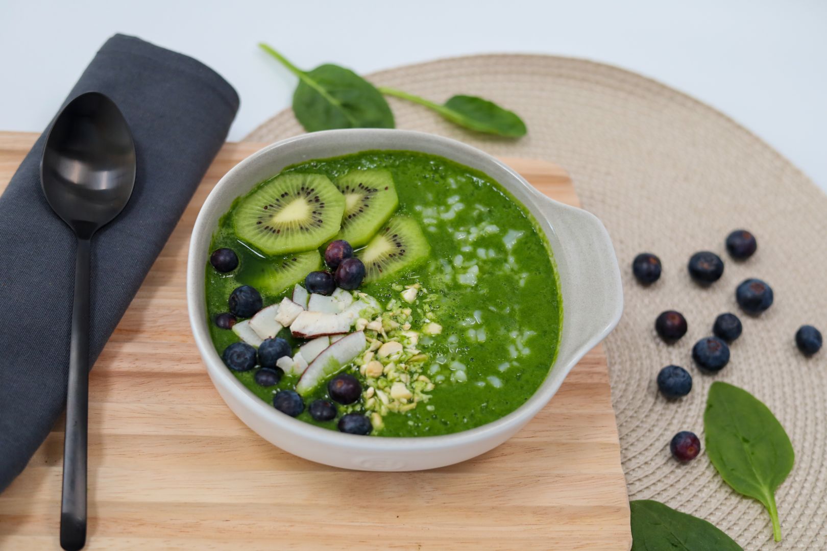 Povzbudzujúce ranné smoothie bowl