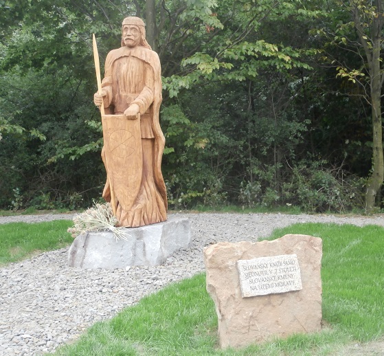 Postavení sochy knížete Sáma na Jarcovských vrších