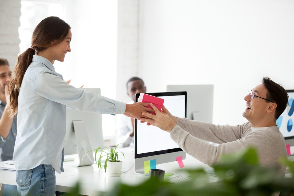 Blysnite sa pred nimi! Potešte svojich zamestnancov firemnými darčekmi