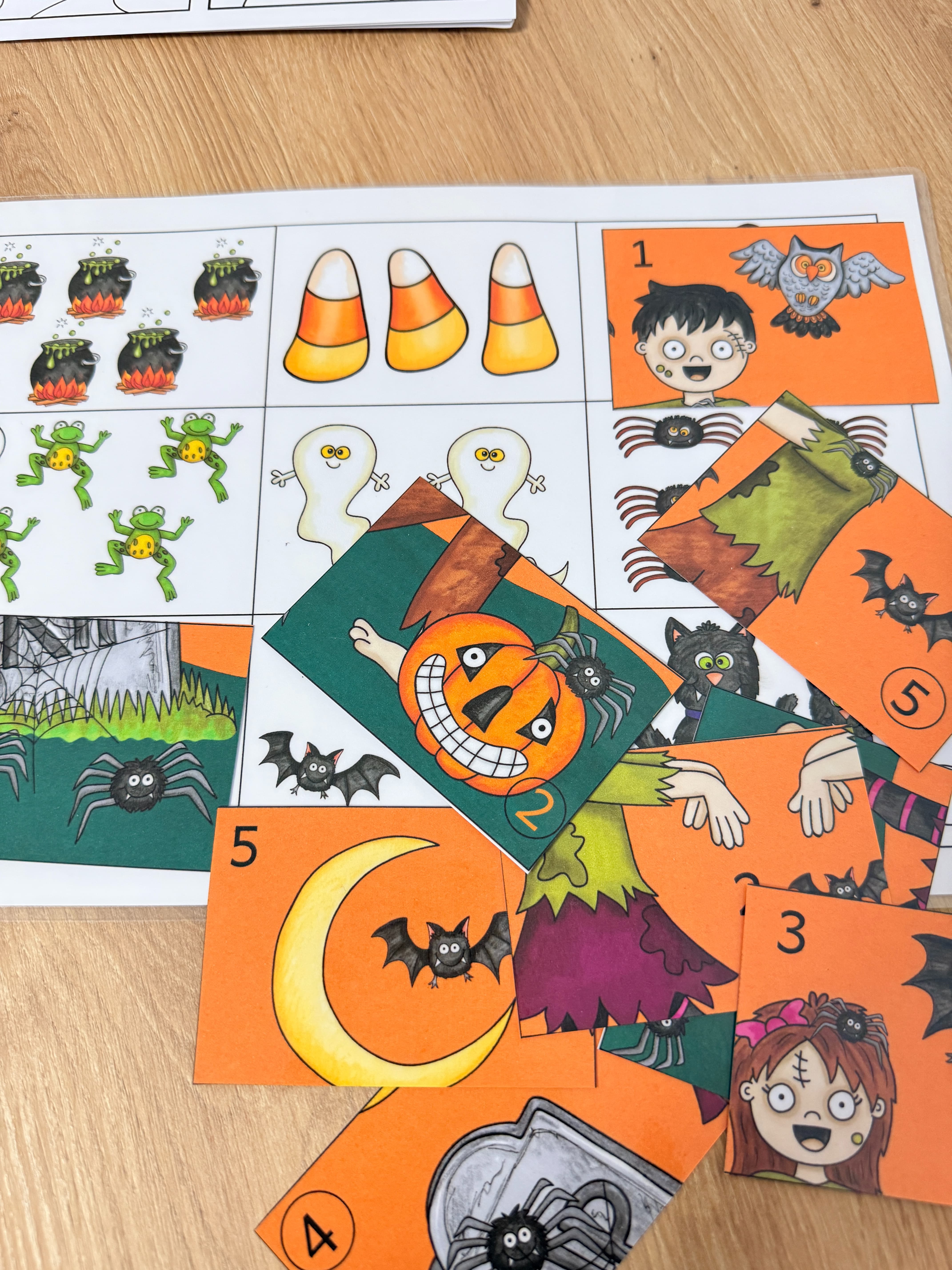 Halloweenské matematické loto s obrázky a čísly