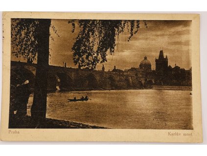 1B066FED 3EAE 4AAE 8161 AB22F1A7D89C