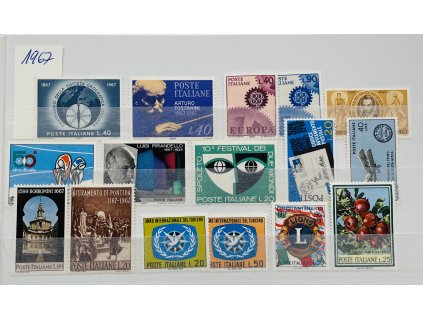 sestava poštovních známek 16 ks Itálie 1967 ** čisté