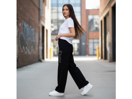 Dívčí tepláky do školy i do města