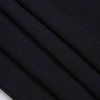 Detail kvalitního bavlněného materiálu s příměsí elastanu