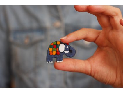 320 brooch elephant