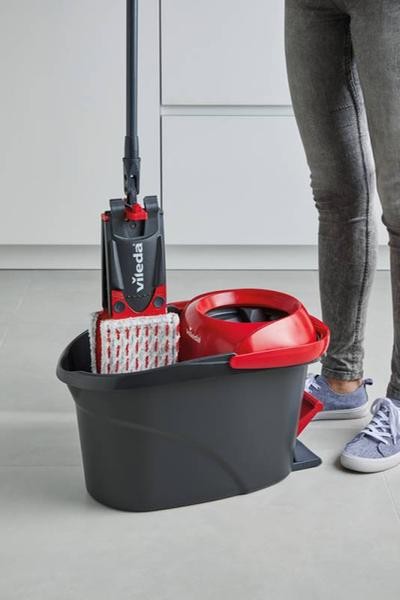 Detailný záber na čistiacu hlavicu mopu s mikrovláknovým návlekom