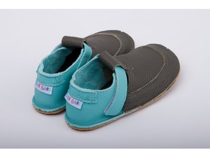 baby bare shoes outdoor foggy