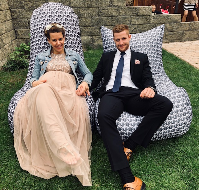 Rádi jsme našimi vaky zpříjemnili svatební den