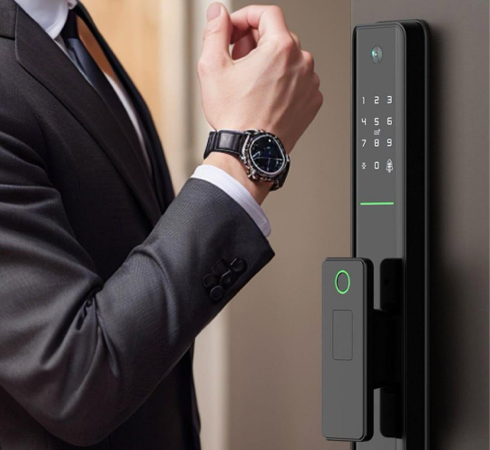 Jednoduché odemknutí dveří s chytrými hodinkami a chytrým zámkem