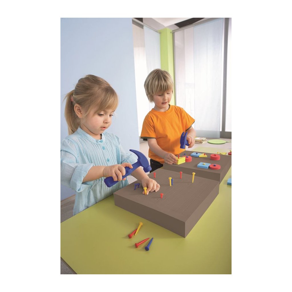 99305_27350-zatlkacka-pre-deti-s-klavidom-klincovanie-21-drevenych-dielikov-50-klincov-haba-education-2