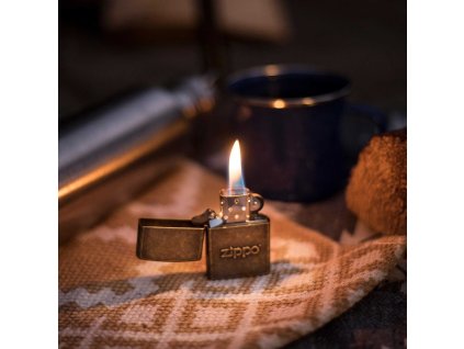 Zapalovač Zippo 29001 Leather Flame