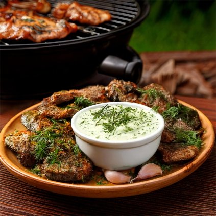 Dip bylinkový s pokrmem