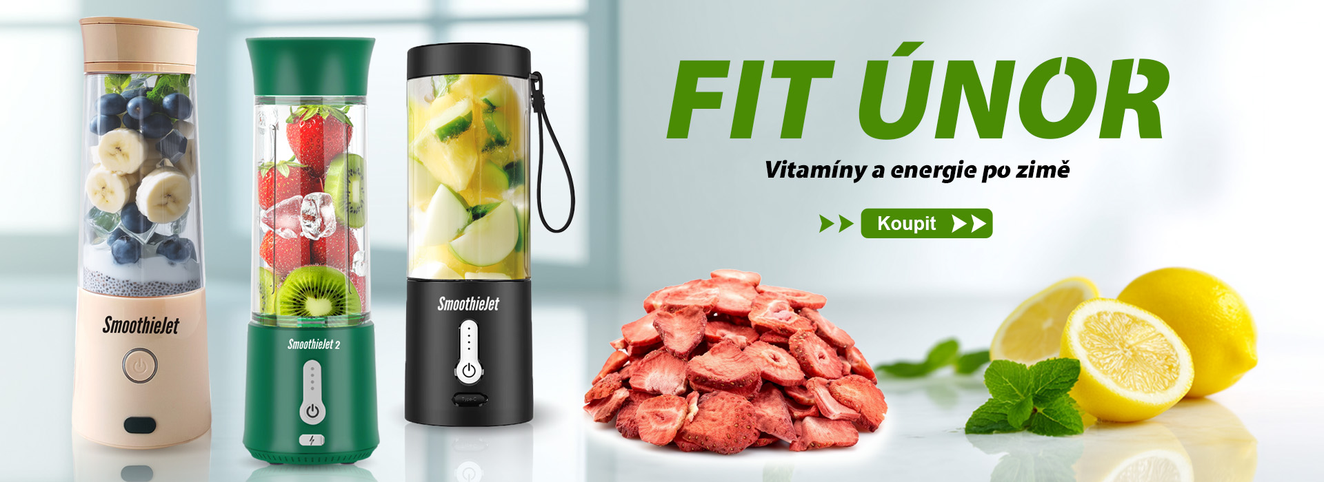 Tři přenosné USB mixéry SmoothieJet v béžové, zelené a černé barvě s nakrájeným ovocem a citrony.