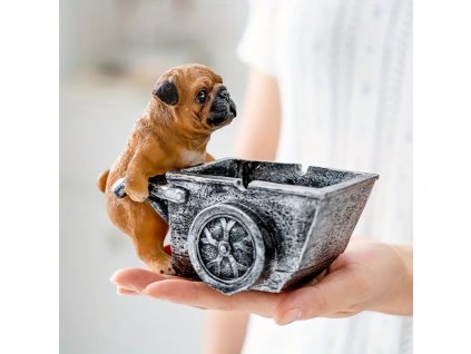 Popelník se psem Mopsem