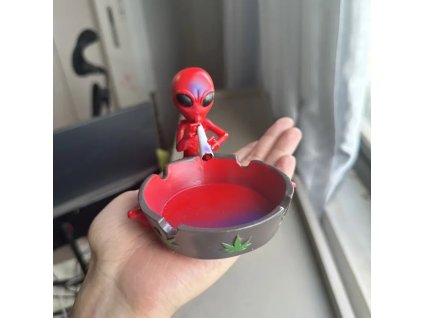 Popelník s mimozemšťanem červený