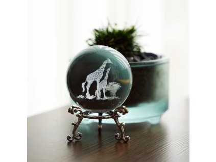 Gravírovaná skleněná koule Žirafa 6 cm