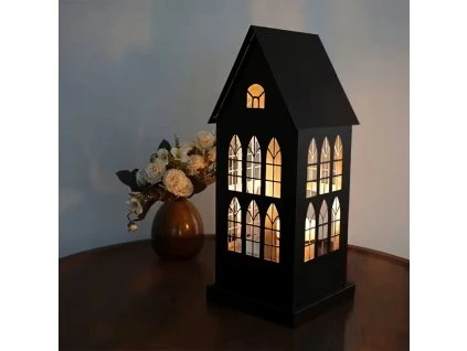 Kovový svícen vintage Dům. Barva černá