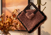 Atypická sametová kabelka Noir Rose | Návod